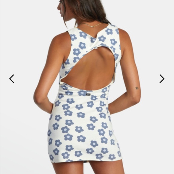NEW!! never worn rvca mini dress - medium - Picture 2 of 4